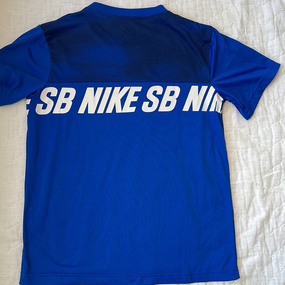 Nike SB Dri-Fit Boys LARGE T Shirt - Picture 3 of 3